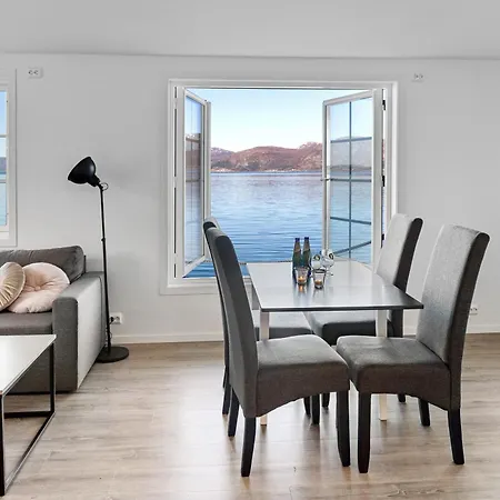 Апартаменты Komfortable Med Sjoutsikt Stadlandet