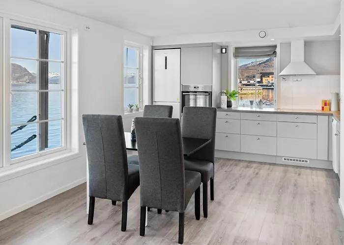 Apartment Komfortable Med Sjoutsikt *